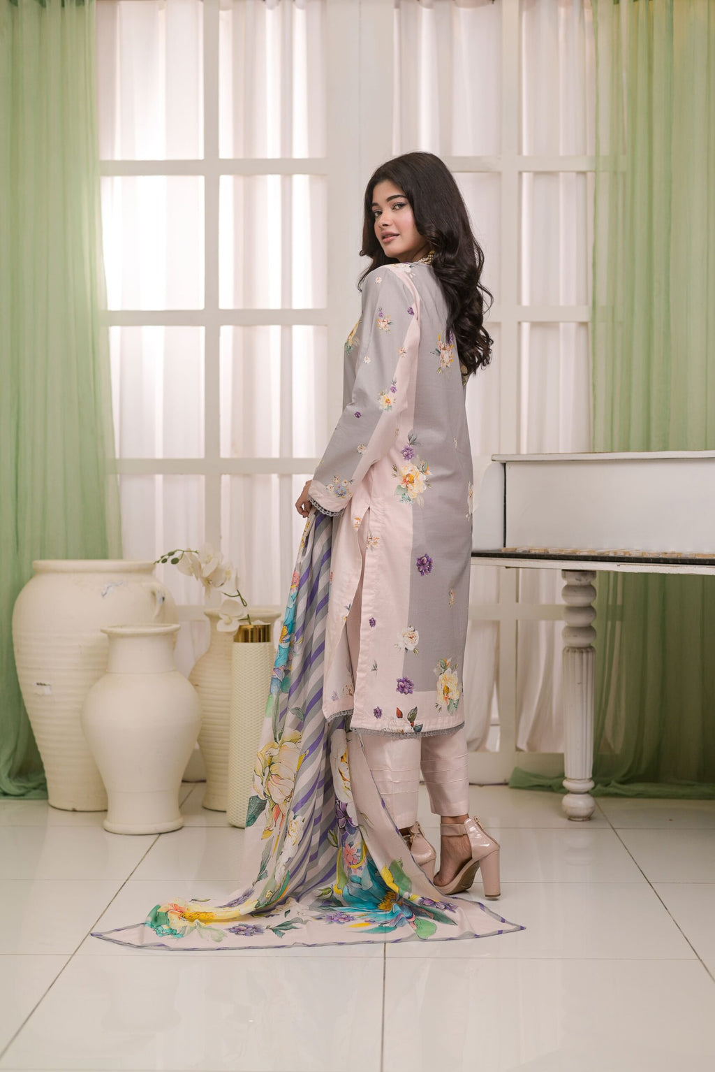 Fit & Fabrics Wear Grey-Pink Blossom – Premium 3 Piece Lawn Suit Unstitched