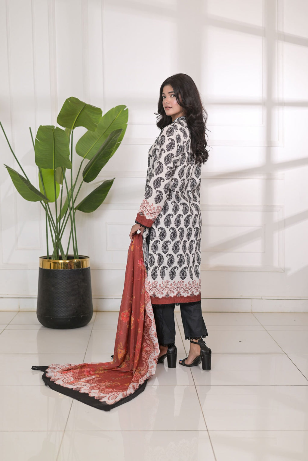 Fit & Fabrics Wear Crimson Accent – White Lawn 3 Piece Suit Unstitched