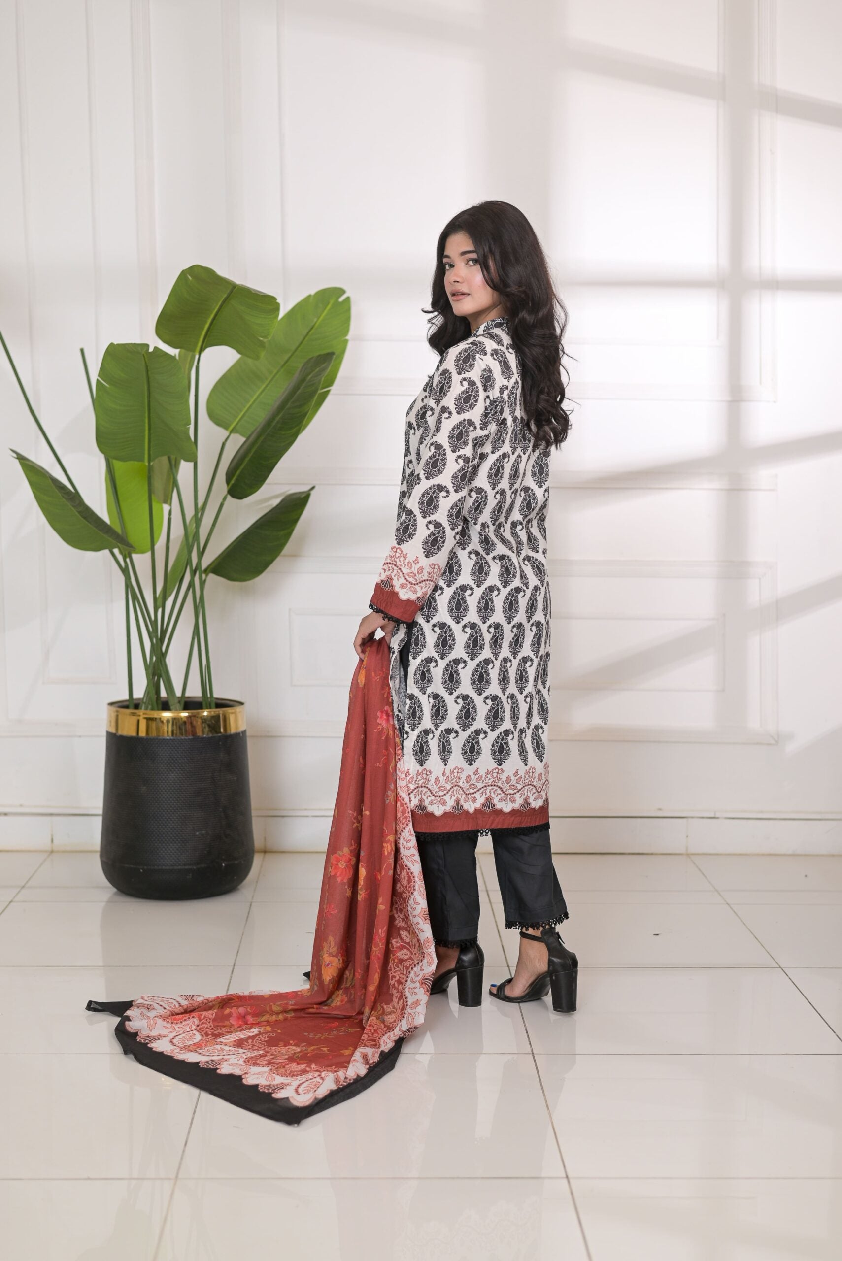 Fit & Fabrics Wear Crimson Accent – White Lawn 3 Piece Suit Unstitched